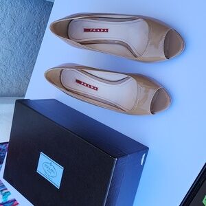 Prada patent wedge espadrille size 38.5